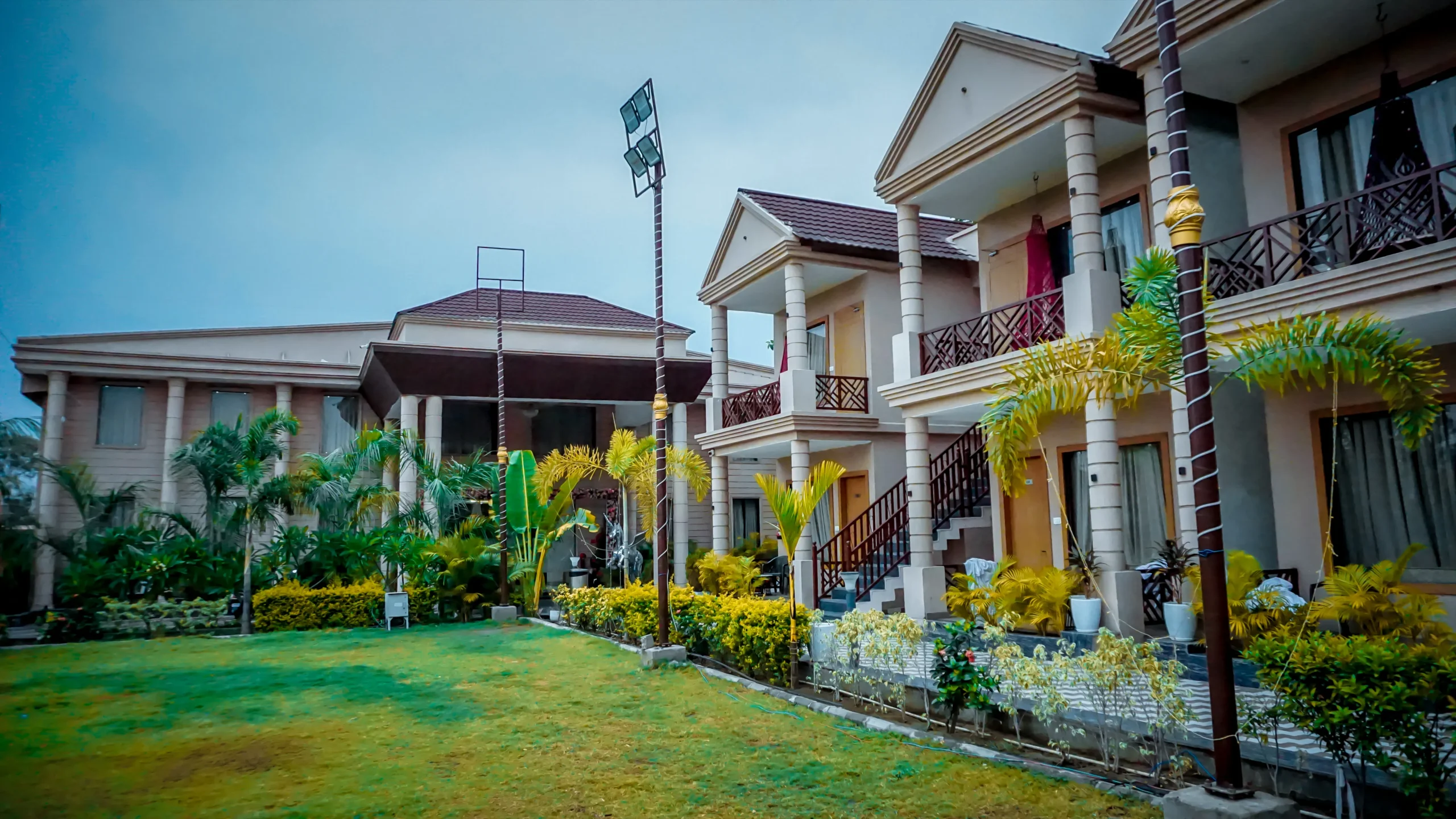 Pearl blue resot (6)